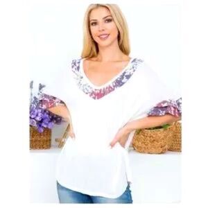 Waffle Knit Top White Floral V-neck and Sleeves